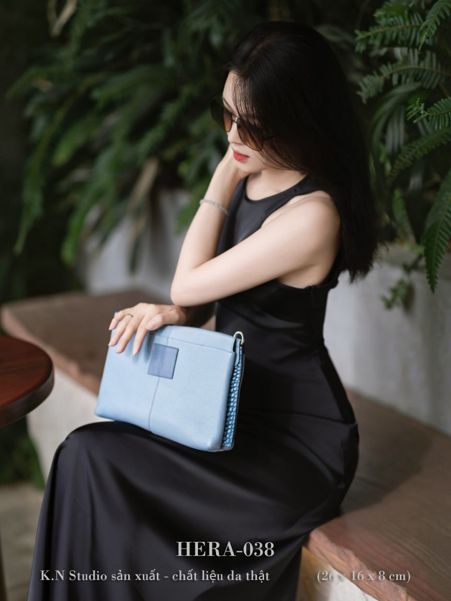 HERA-038 Túi Xách Đeo Vai Da Bò - Bao Thư Tối Giản 1 HERA-038 Túi Xách Đeo Vai Da Bò - Bao Thư Tối Giản